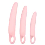 Kit d'entraînement vaginal 3 godes, tailles et poids variés.